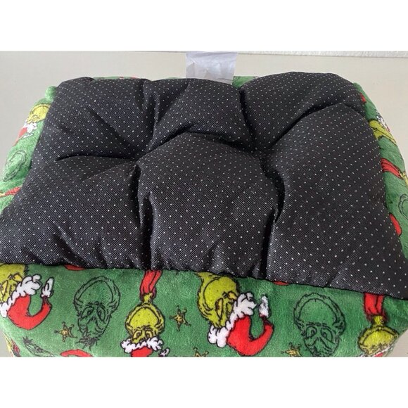 Dr. Seuss The Grinch Dog Cat Pet Cozy Cuddler Bed Christmas 20” X 16” X 8” NEW - Picture 13 of 15